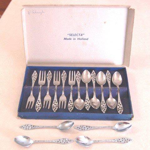 Set of 6 Cake Forks, 6 Teaspoons made by Selecta in Holland. Plus 4 extra Teaspoons.