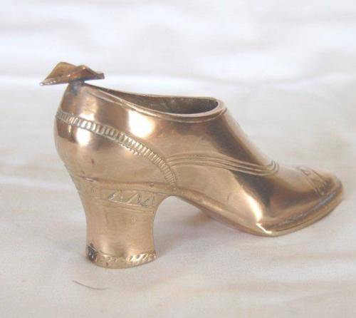 Vintage Ladies High Heeled Brass Shoe Ashtray - Lenght 155mm