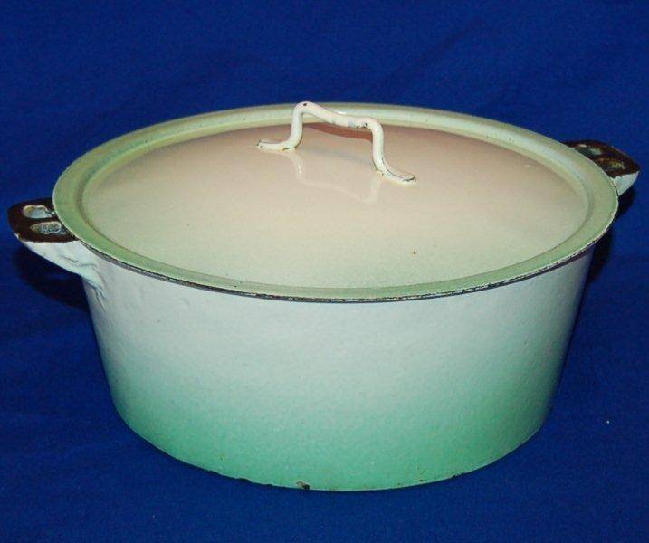 Vintage Cast Iron Enamelled Pot - Height 100mm - Diameter 240mm - Weight 4.350 kg's