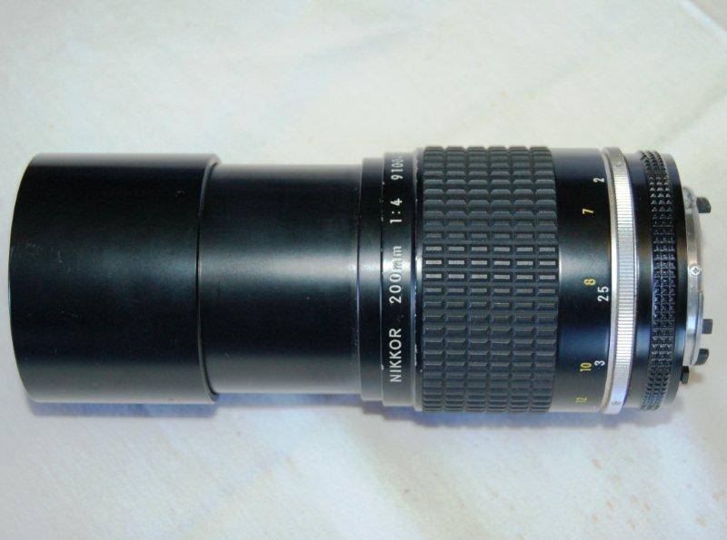 Nikon - 200mm 1:4 Plus soft case. Includes Lens Hood