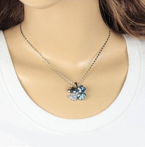 8 Austrian crystal four leaves necklace (Batch of 8)