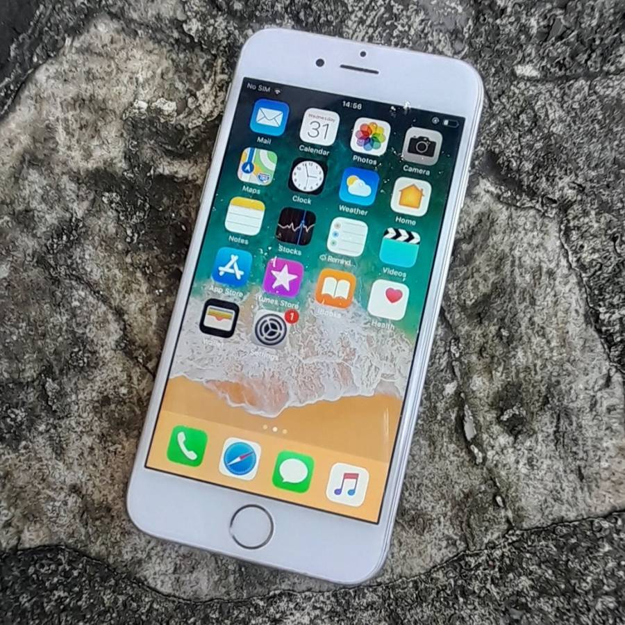 iPhone 6 128GB (with charger)