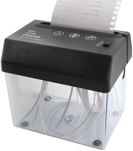 MINI DESKTOP PAPER SHREDDER  INCL FREE POSTAGE WITH TRACKING.