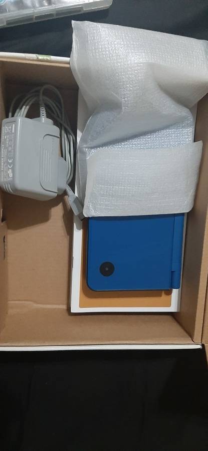 Blue Nintendo DS XL + 5 games