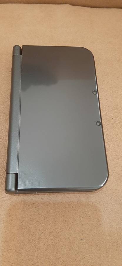 New Nintendo 3DS XL ( Very good condition)
