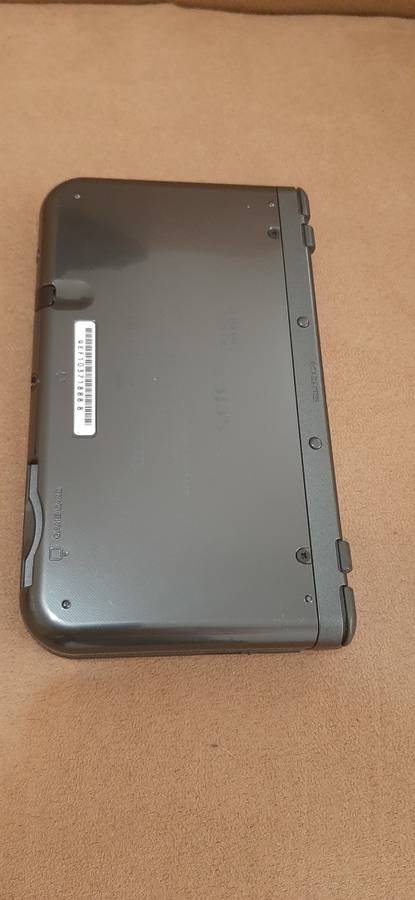 New Nintendo 3DS XL ( Very good condition)
