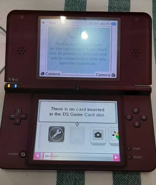 Nintendo DSi XL ( Good condition)
