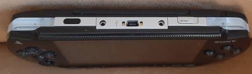 PSP 1001 ( Very Good condition) + 4 games