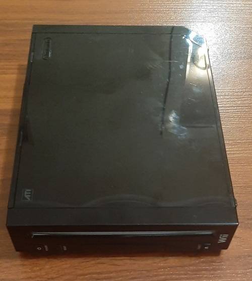 Nintendo Wii console ( Good Condition with 1 controller and all cables)