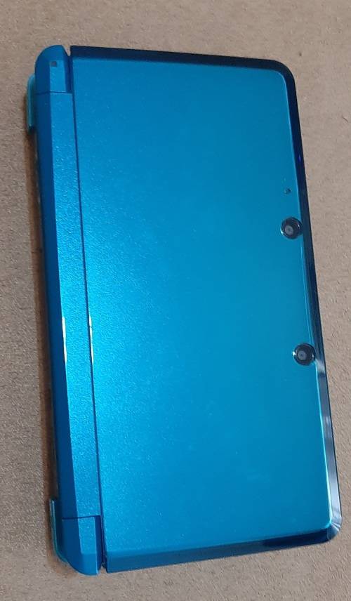 Nintendo 3DS ( Very Good Condition with 5 games