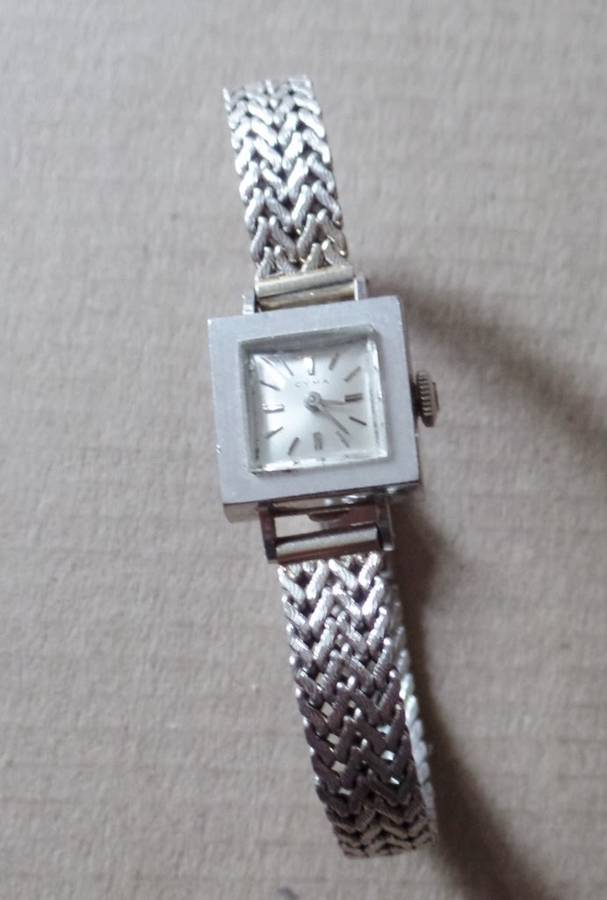 VINTAGE LADIES CYMA 18 CT. WHITE GOLD WATCH AND STRAP