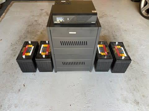 Inverter 1440W with 4 x 12v Lead acid batteries and Steel cage
