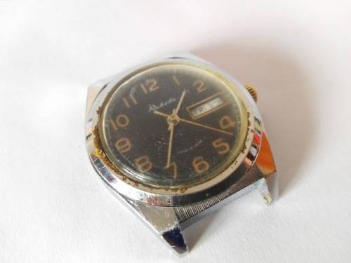 Vintage Soviet Men's wrist watch Raketa, round black