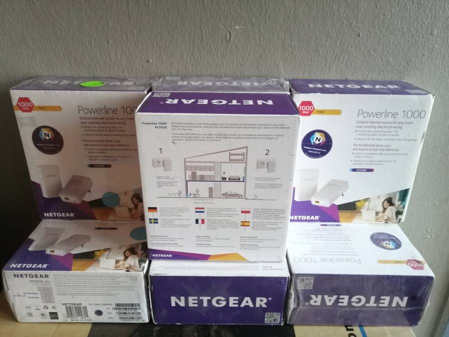 NETGEAR  2-pack PL1000 WiFi Powerline Extenders/Access Point Plug&play no need to configure software