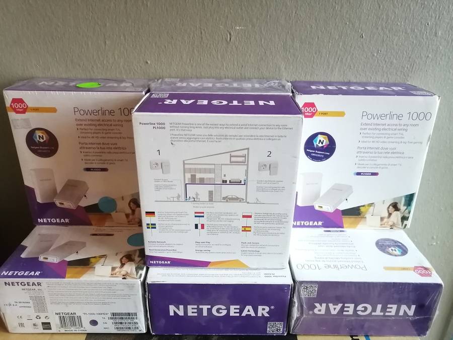 NETGEAR  2-pack PL1000 WiFi Powerline Extenders/Access Point Plug&play no need to configure software