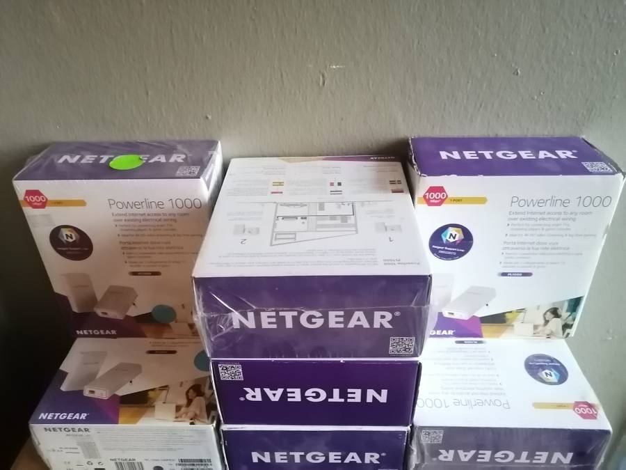 NETGEAR  2-pack PL1000 WiFi Powerline Extenders/Access Point Plug&play no need to configure software