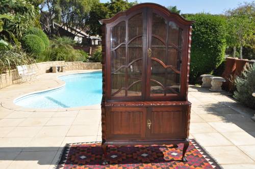 Imbuia Ball & Ostrich Claw Gable Top Display Cabinet ----  Collections Only!!!