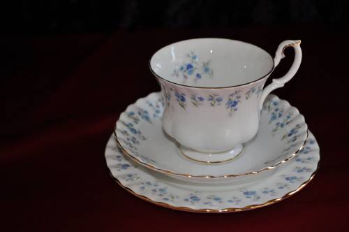 Royal Albert "Memory Lane" Trio