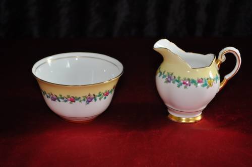 Tuscan Coffee Set For Two.  Inside rim of the lid damaged!!!  Collections or courier please!!