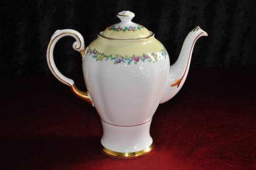 Tuscan Coffee Set For Two.  Inside rim of the lid damaged!!!  Collections or courier please!!