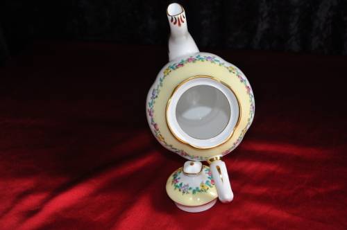 Tuscan Coffee Set For Two.  Inside rim of the lid damaged!!!  Collections or courier please!!