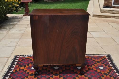 Imbuia Ball & Claw Chest Of Drawers  --  4 Drawers  --  Collections Only!!!