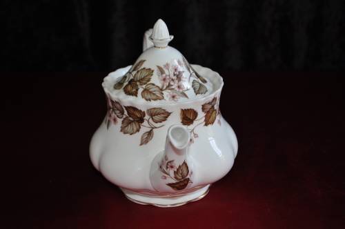 Royal Albert "Linden Lea" Tea Pot For Two  --  Damaged Lid!!!