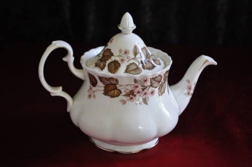 Royal Albert "Linden Lea" Tea Pot For Two  --  Damaged Lid!!!