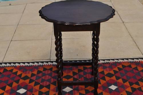 Pie Crust Barley Twist Legs Lamp Table  --  Collections Only!!!