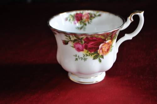 Royal Albert "Old Country Roses" Trio