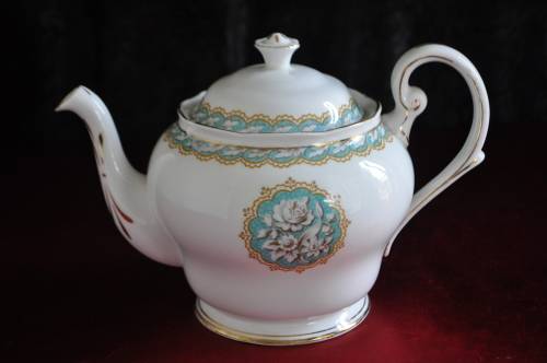 Royal Standard "Fascination" Tea Pot.    ----    Collection or Courier Please!