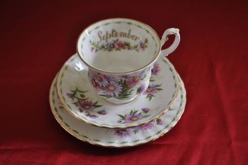 Royal Albert Flower Of The Month September "Michaelmas Daisy"