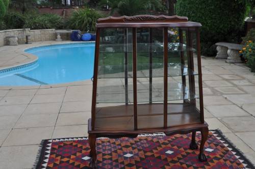 Imbuia Ball & Claw Display Cabinet   ---   Collections Only!!!