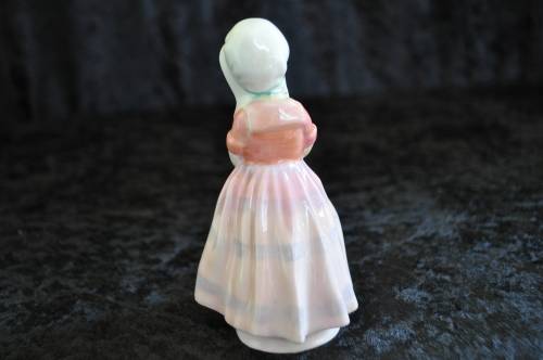 Royal Doulton Figurine "Toot les" HN 1680