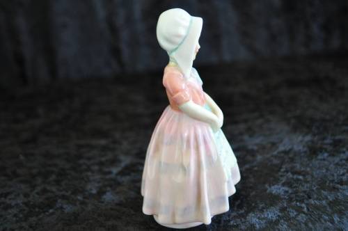 Royal Doulton Figurine "Toot les" HN 1680