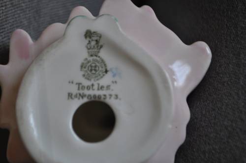 Royal Doulton Figurine "Toot les" HN 1680