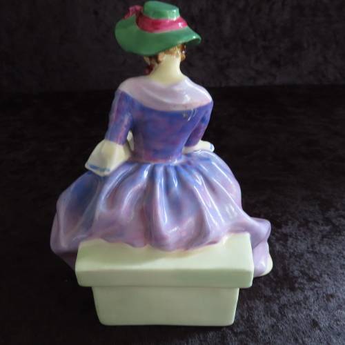 Royal Doulton Figurine "Griselda" HN 1993