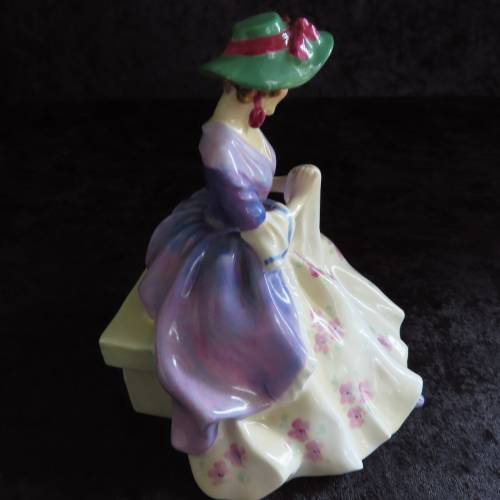 Royal Doulton Figurine "Griselda" HN 1993