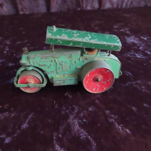 Dinky Toys Aveling Barford Diesel Roller #251  --  No Box