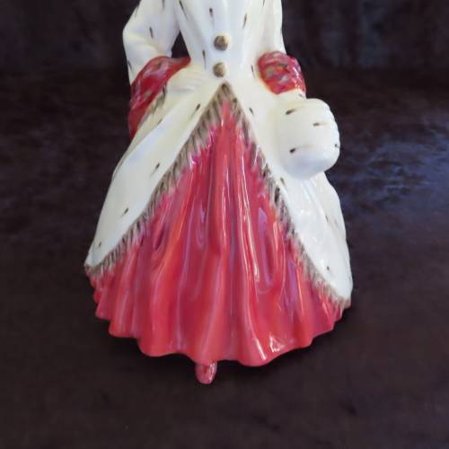 Royal Doulton Figurine "The Ermine Coat" HN 1981