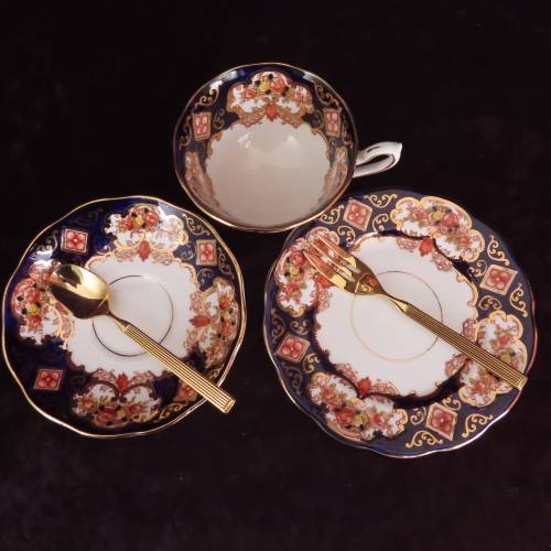 Royal Albert Unnamed (Heirloom Pattern) Trio