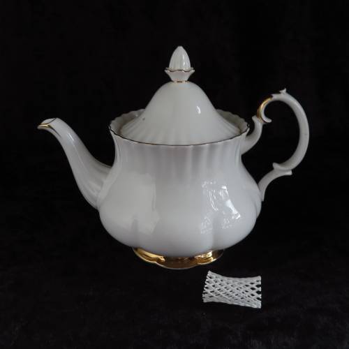 Royal Albert "Val D'or" 40 Piece Tea Set.