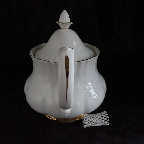 Royal Albert "Val D'or" 40 Piece Tea Set.