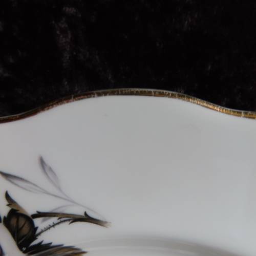 Royal Albert "Queens Messenger" 7 x Salad Plates (20,5 cm in diam)