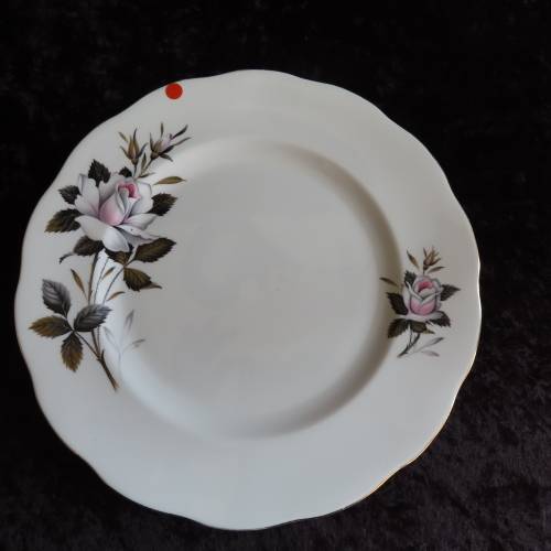 Royal Albert "Queens Messenger" 5 x Dinner Plates