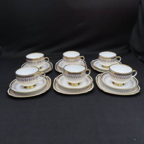 Royal Albert Crown China Unnamed 23 Piece Tea Set