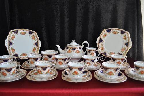 Roslyn Fine Bone China - Tea Set (35 piece)
