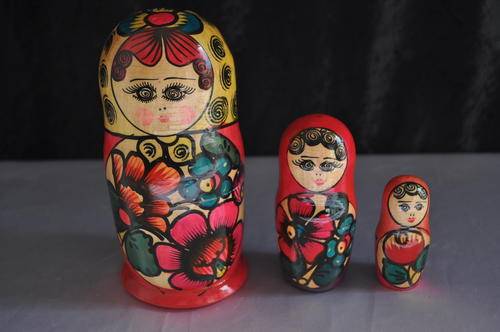 Matryoshka Dolls  - Medium - 3 piece