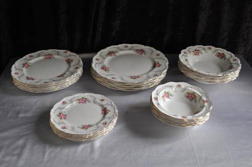 Royal Albert "Tranquillity" 25 Piece Dinner Set  --  Collection or Courier Please!!