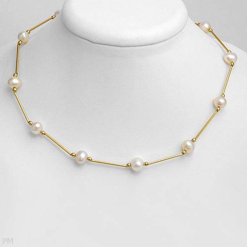 Stylish Necklace With Genuine 5-6mm Cultured Freshwater Pearls in 14K Yellow Gold. Total item weight